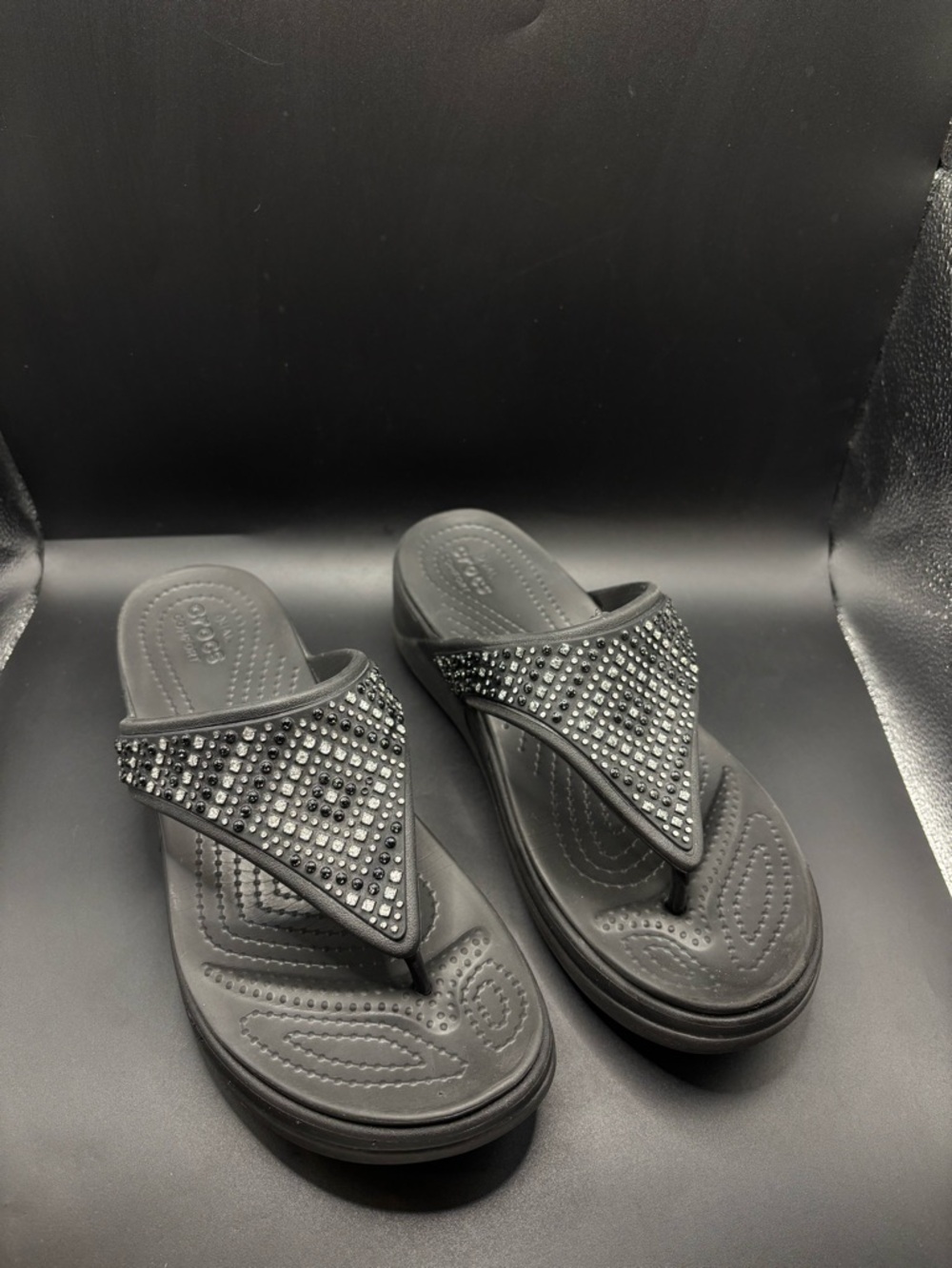 Crocs Women’s Size 9 Sandal Monterey Shimmer Black Wedge Flip Flop Dual Comfort